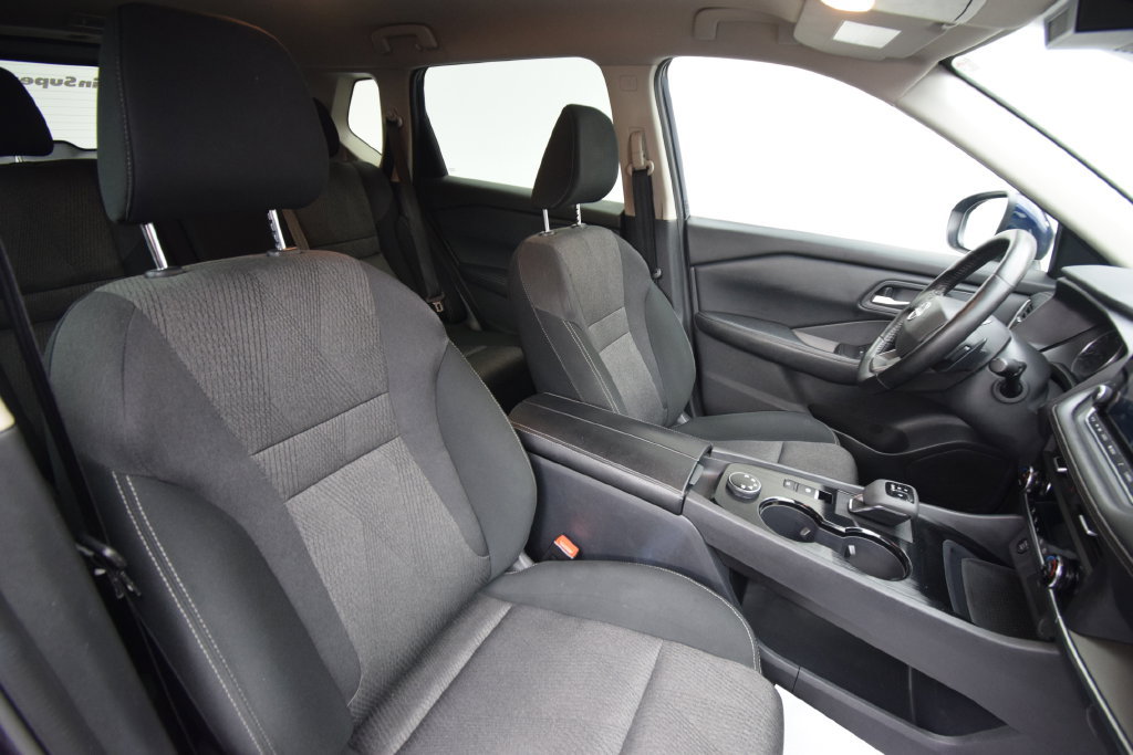 Used 2025 Nissan Rogue SV AWD/4WD image 14