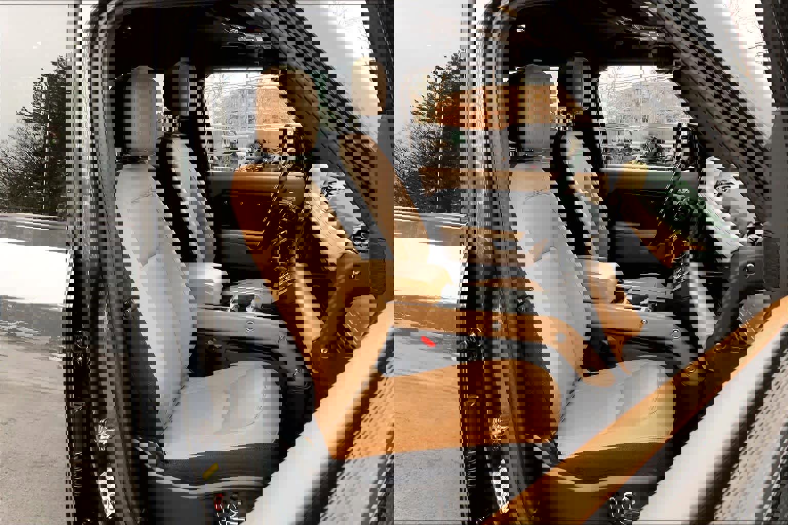 Used 2025 Land Rover Defender 130 V8 image 8