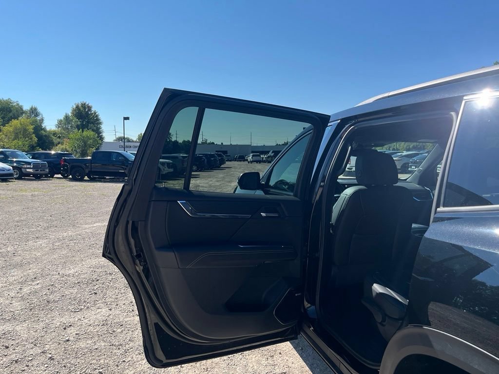 Used 2024 GMC Acadia Elevation FWD image 27