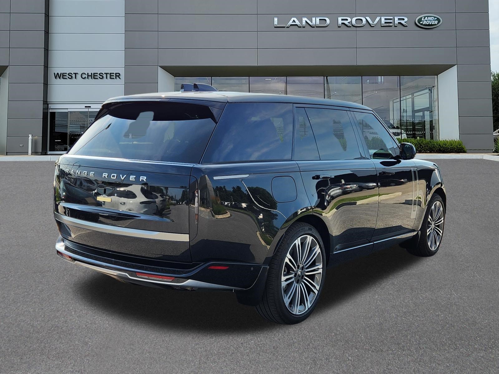 Certified 2025 Land Rover Range Rover Long Wheelbase SE AWD/4WD image 4