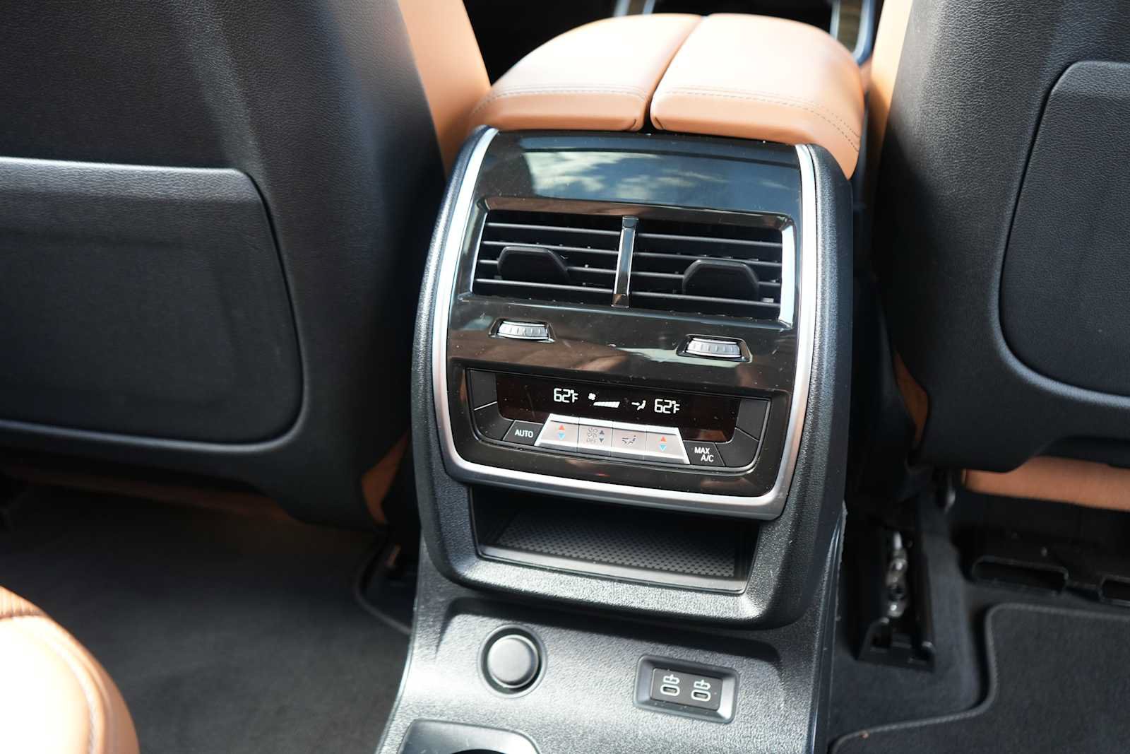 Used 2023 BMW X7 xDrive40i AWD/4WD image 34
