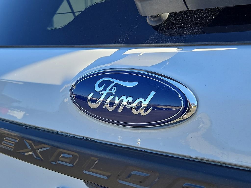 Used 2019 Ford Explorer XLT AWD/4WD image 29