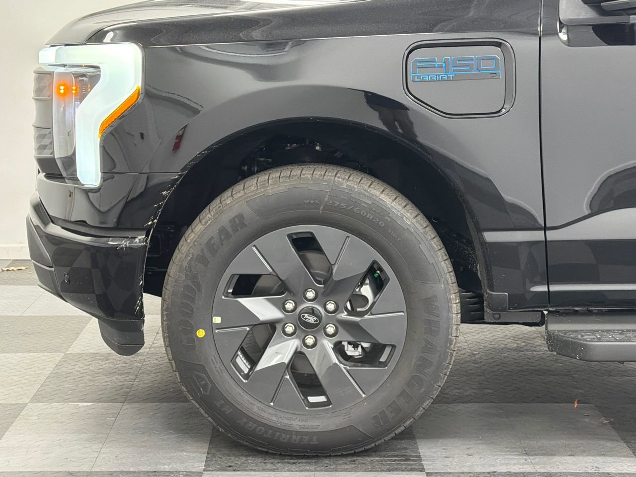 New 2025 Ford F150 Lightning Lariat video 3