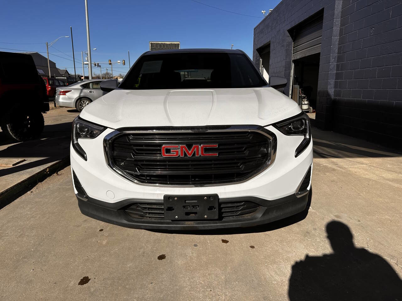 Used 2021 GMC Terrain SLE FWD image 3