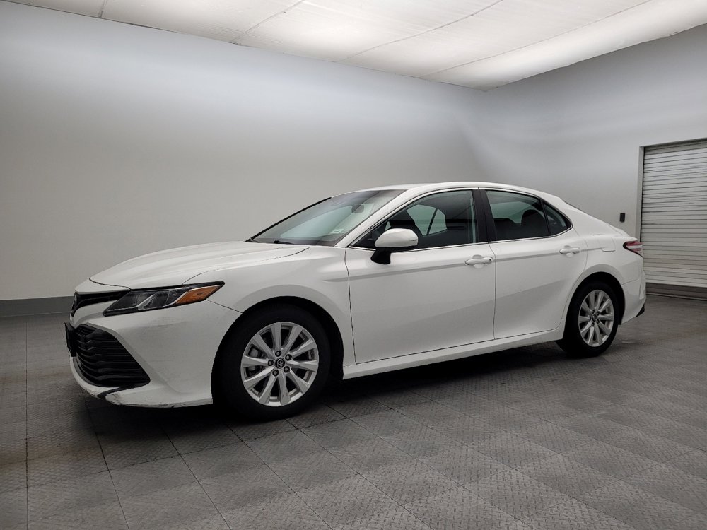 Used 2019 Toyota Camry LE image 2
