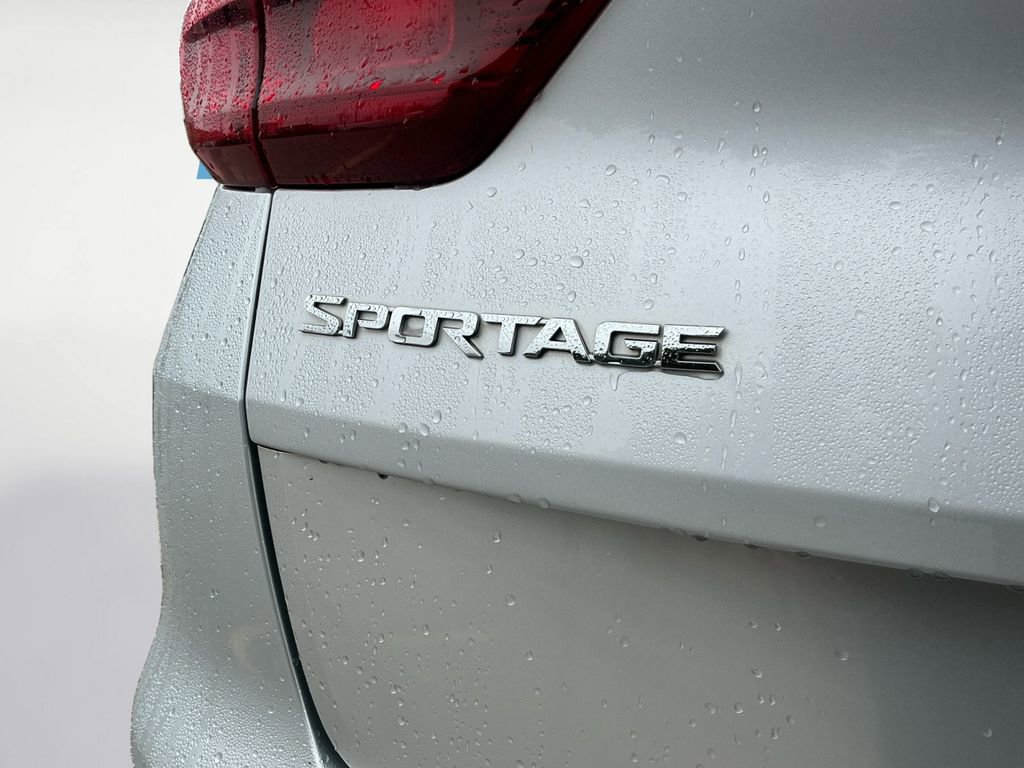 Used 2022 Kia Sportage LX AWD/4WD image 19
