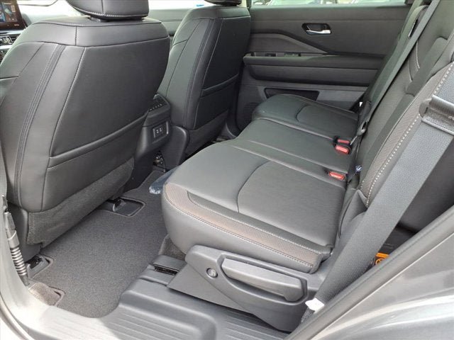 New 2026 Nissan Pathfinder SL w/ Cargo Package AWD/4WD image 6