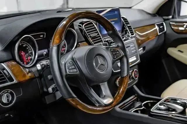 Used 2018 Mercedes-Benz GLS 450 4MATIC w/ Premium Package image 22