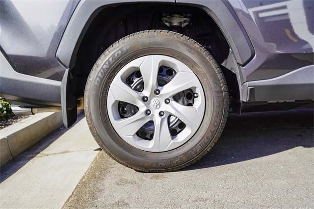 Used 2024 Toyota RAV4 LE image 9