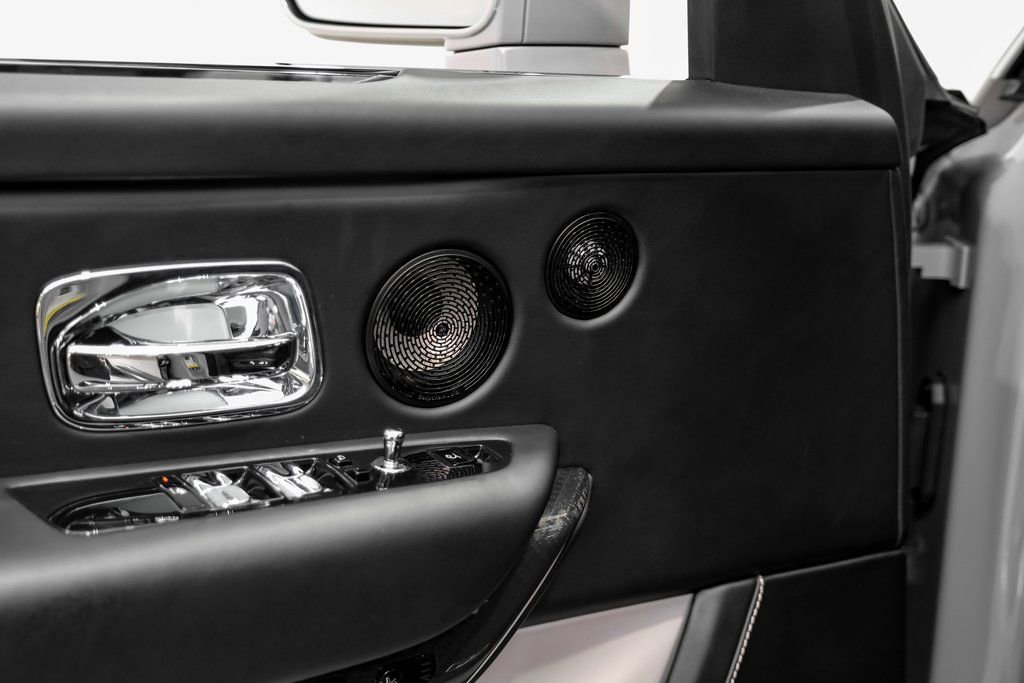 Used 2023 Rolls-Royce Cullinan Black Badge w/ Driver's Package image 57