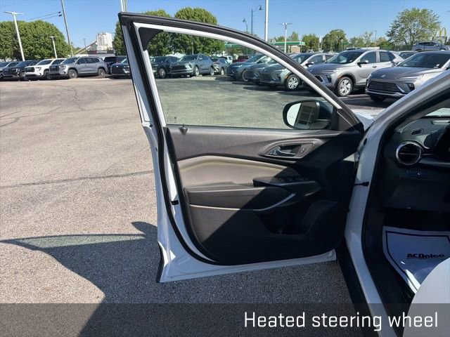 Used 2025 Chevrolet Trax ACTIV w/ Sunroof Package FWD image 27