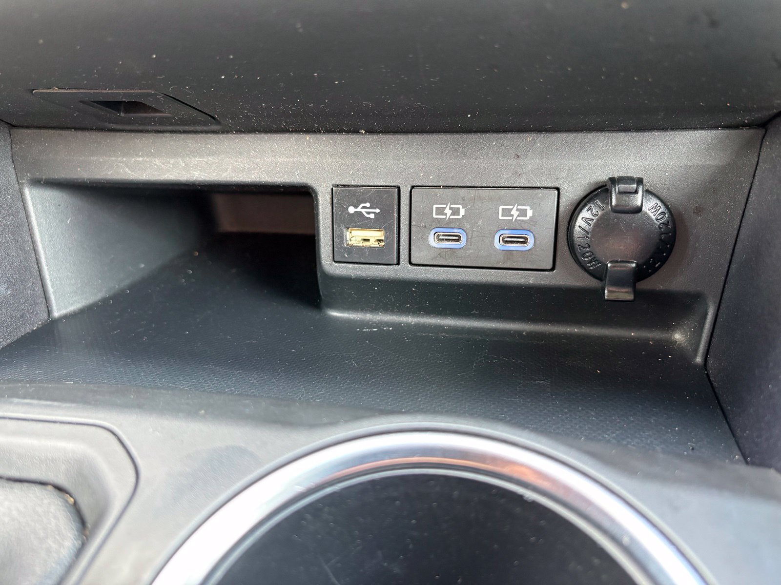 Used 2022 Toyota Highlander LE FWD image 20