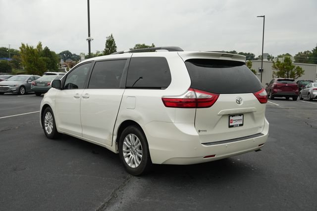 Used 2015 Toyota Sienna XLE w/ XLE Navigation Package FWD image 5