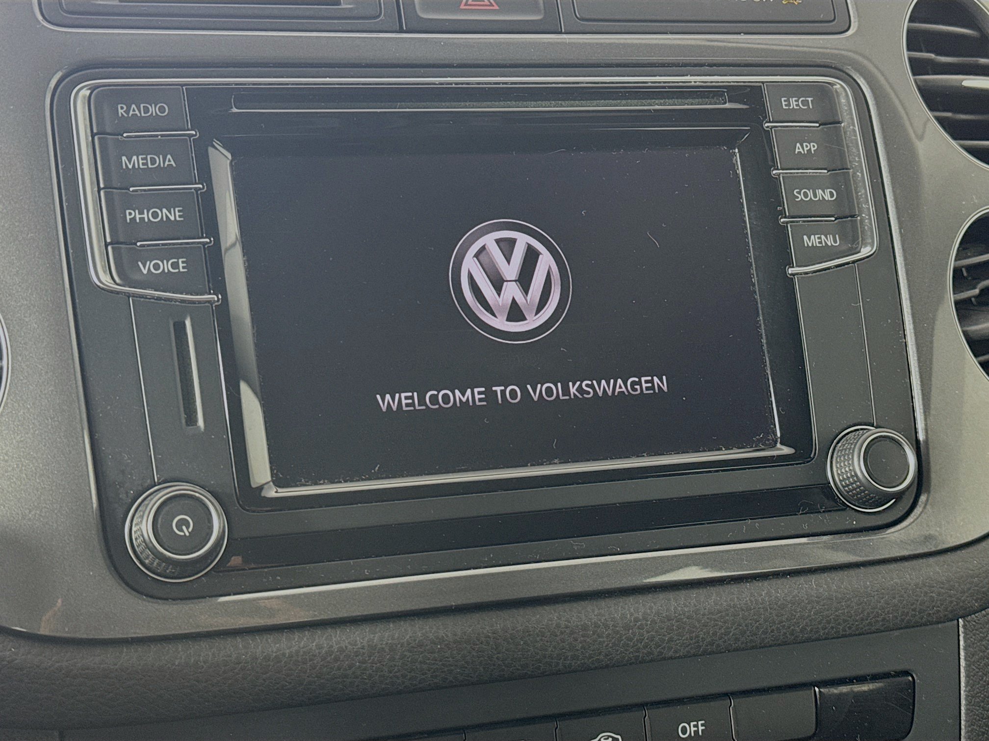 Used 2017 Volkswagen Tiguan Limited w/ Premium Package AWD/4WD image 14