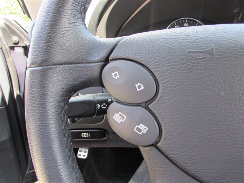 Used 2008 Mercedes-Benz CLK 350 Coupe image 16