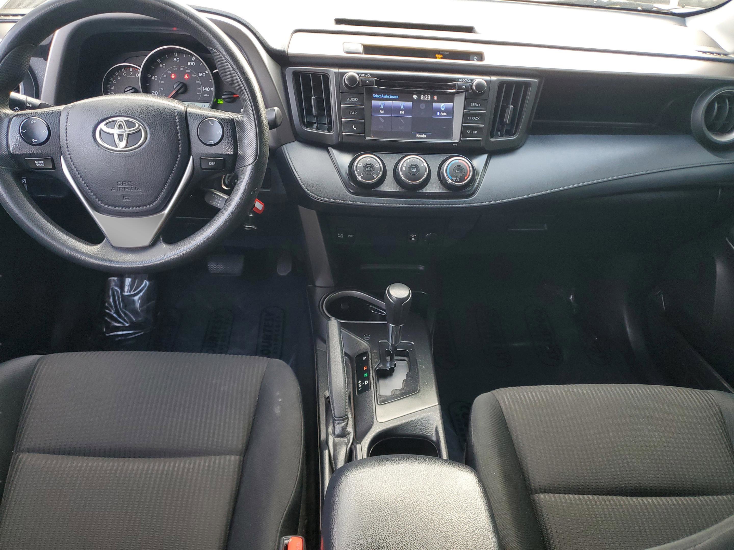 Used 2016 Toyota RAV4 LE image 12