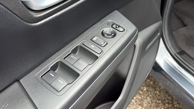 Used 2023 Honda CR-V Sport image 9