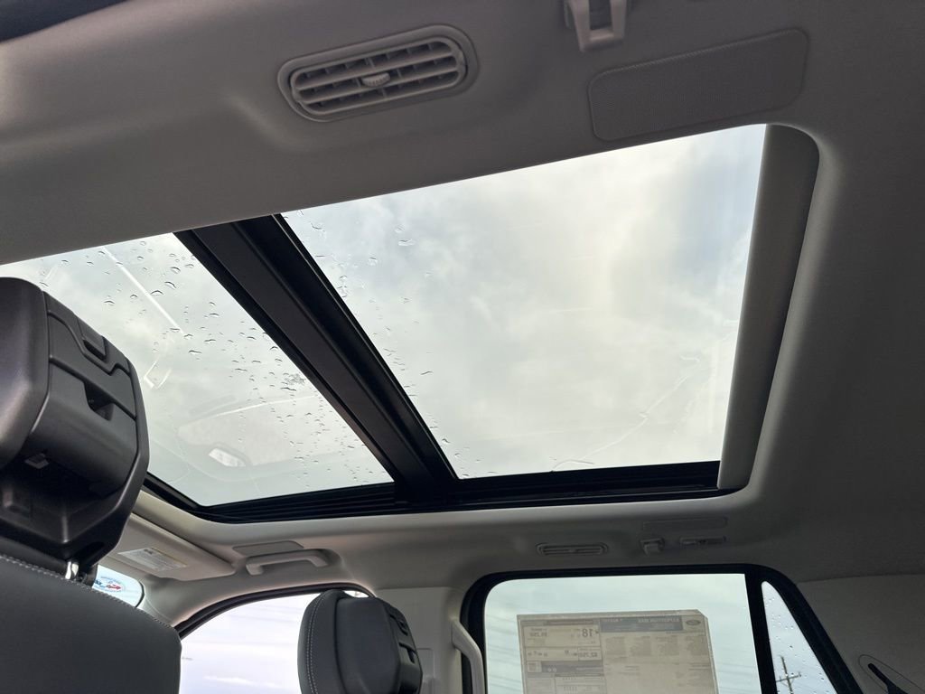 New 2026 Ford Expedition Max Platinum w/ Driver's Package image 32