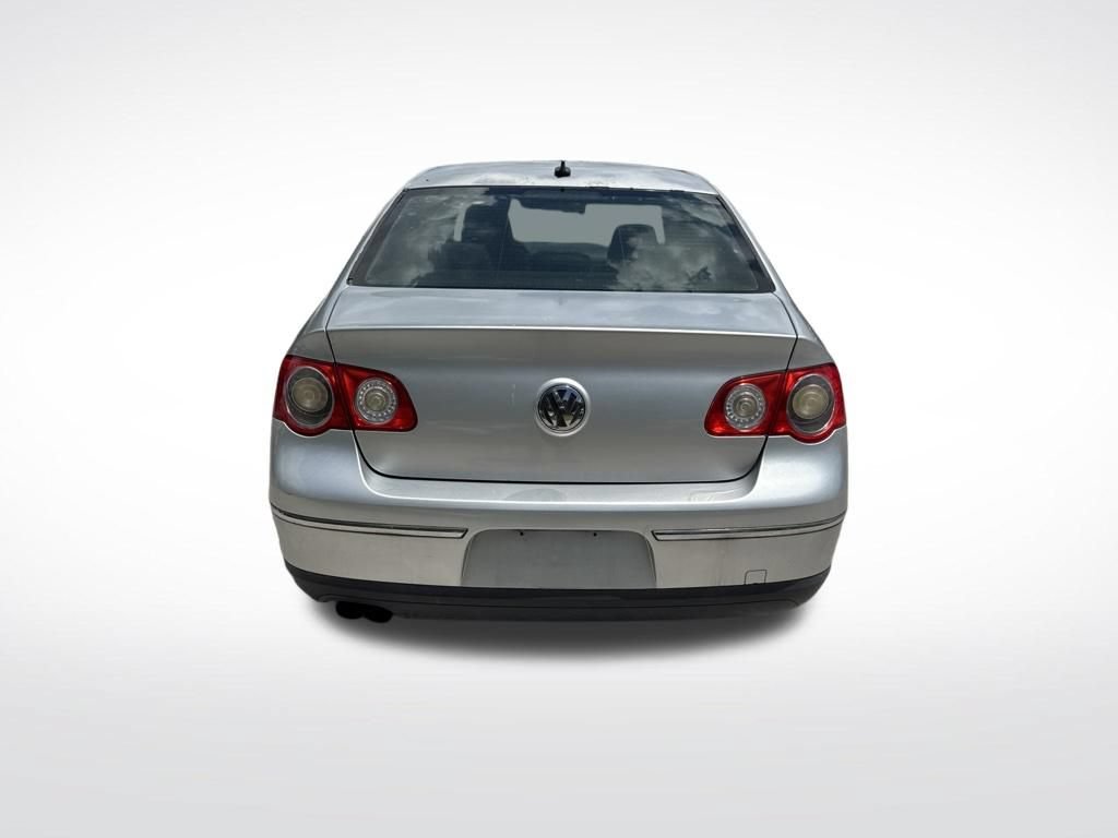Used 2007 Volkswagen Passat 2.0T FWD image 7