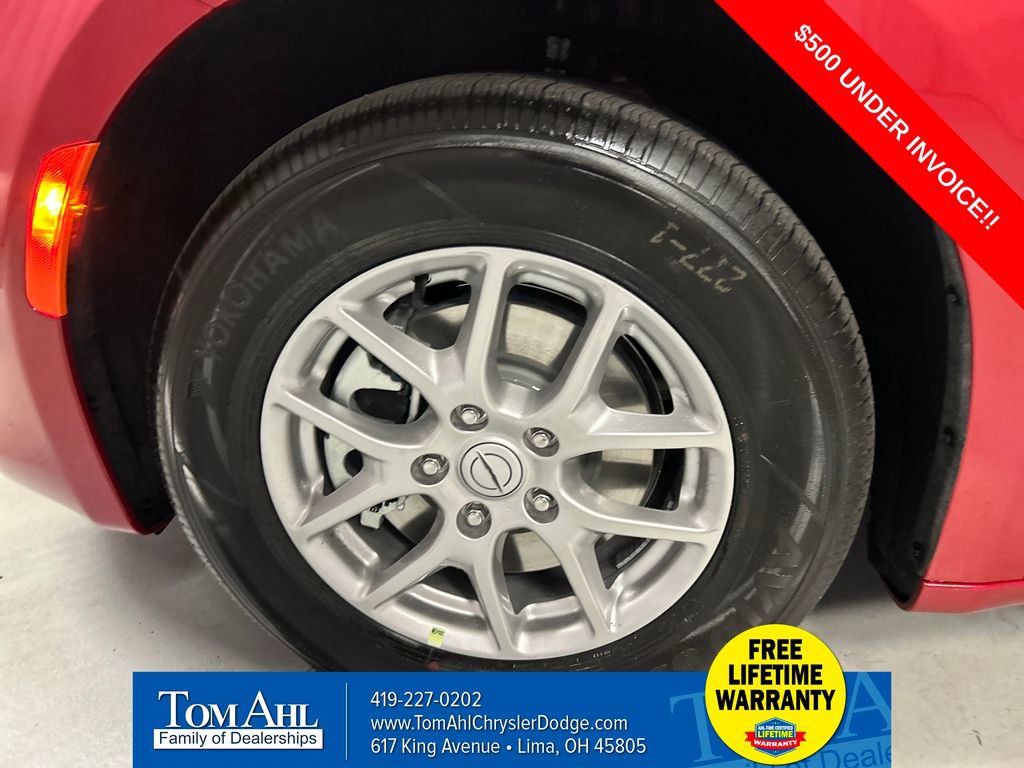 New 2026 Chrysler Voyager LX image 9