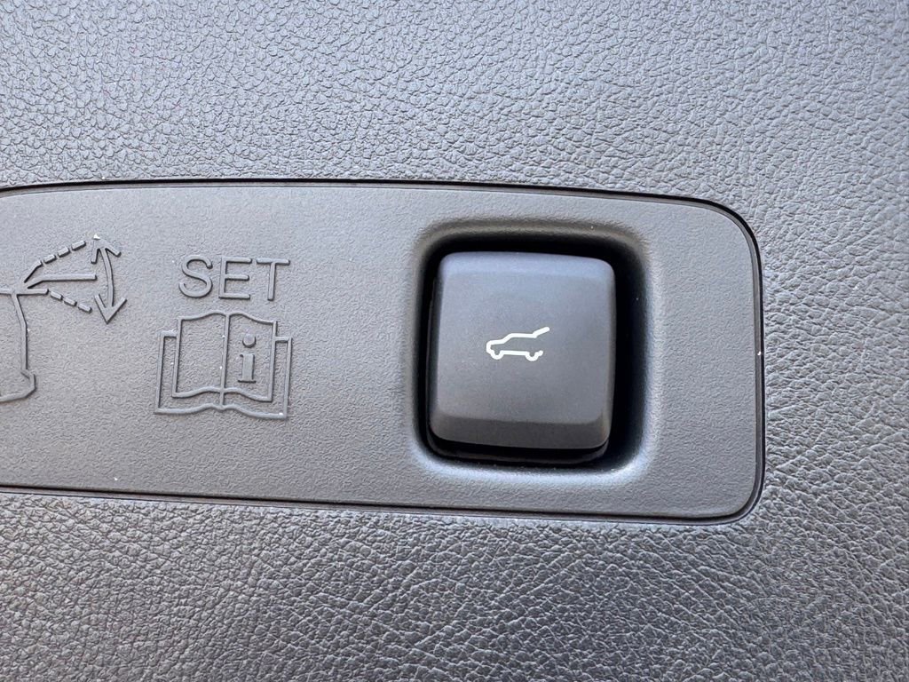 Used 2022 Lincoln Corsair Reserve w/ Equipment Group 201A AWD/4WD image 14