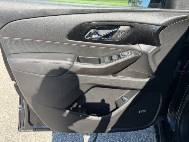 Used 2023 Chevrolet Traverse RS AWD/4WD image 11
