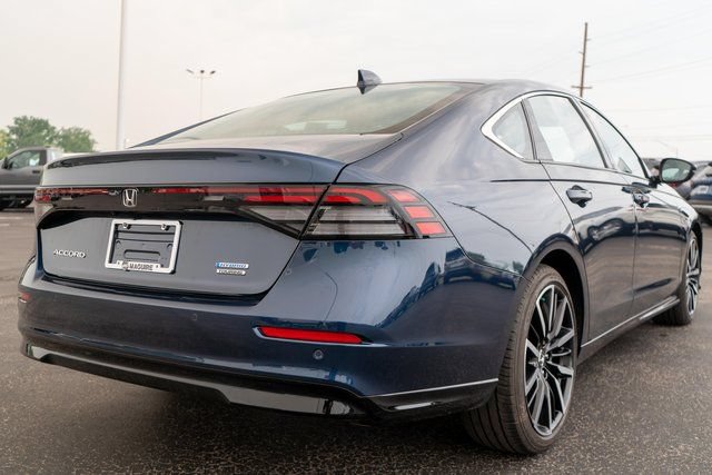 Used 2024 Honda Accord Touring image 6