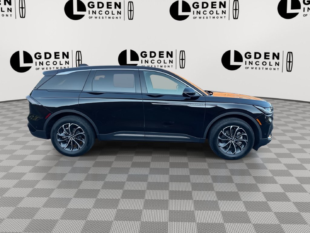 Certified 2024 Lincoln Nautilus Premier AWD/4WD image 9