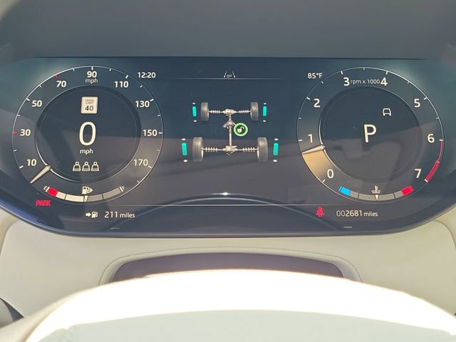 Used 2025 Land Rover Range Rover SE AWD/4WD image 7