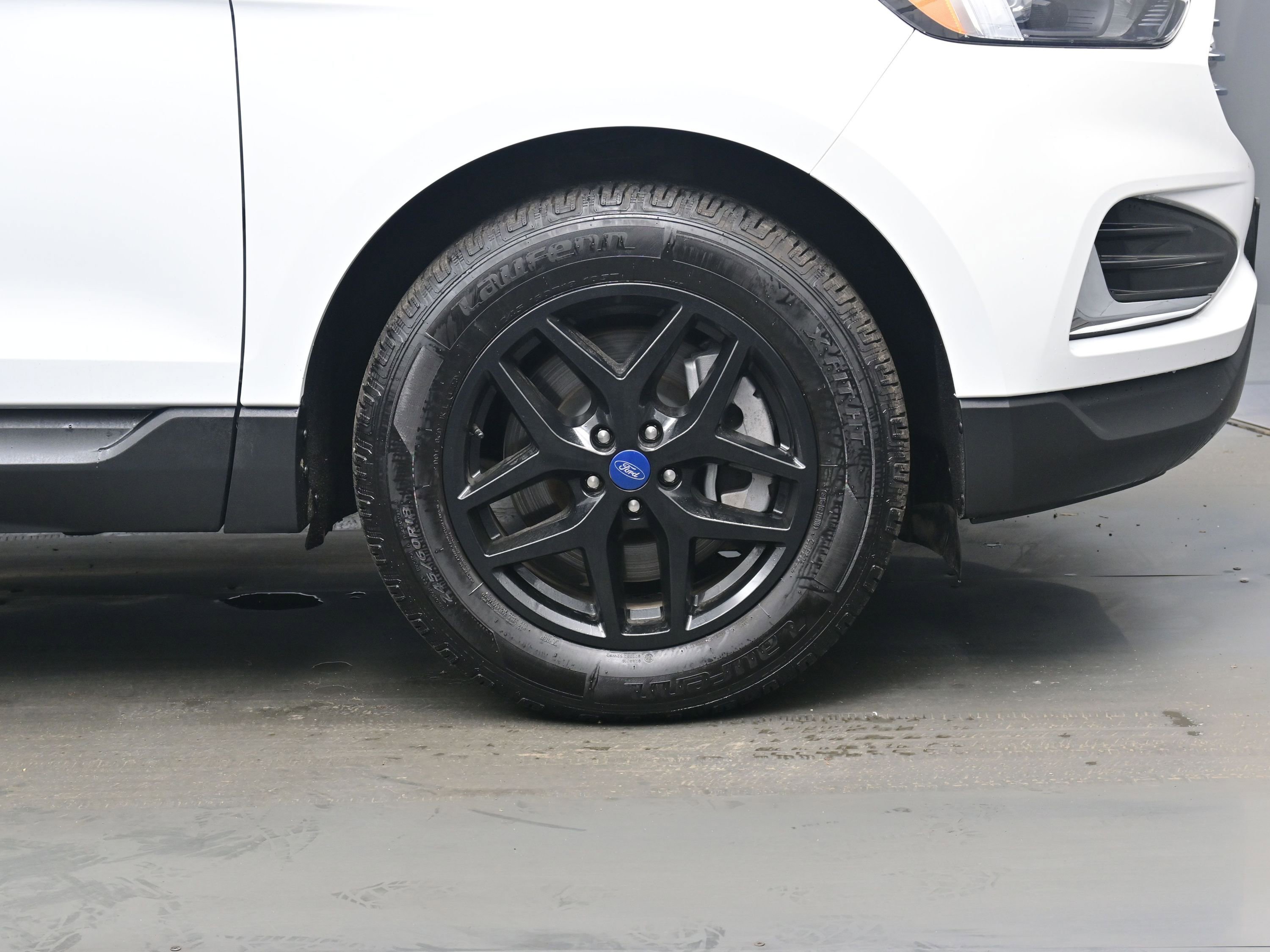 Used 2022 Ford Edge SEL image 9