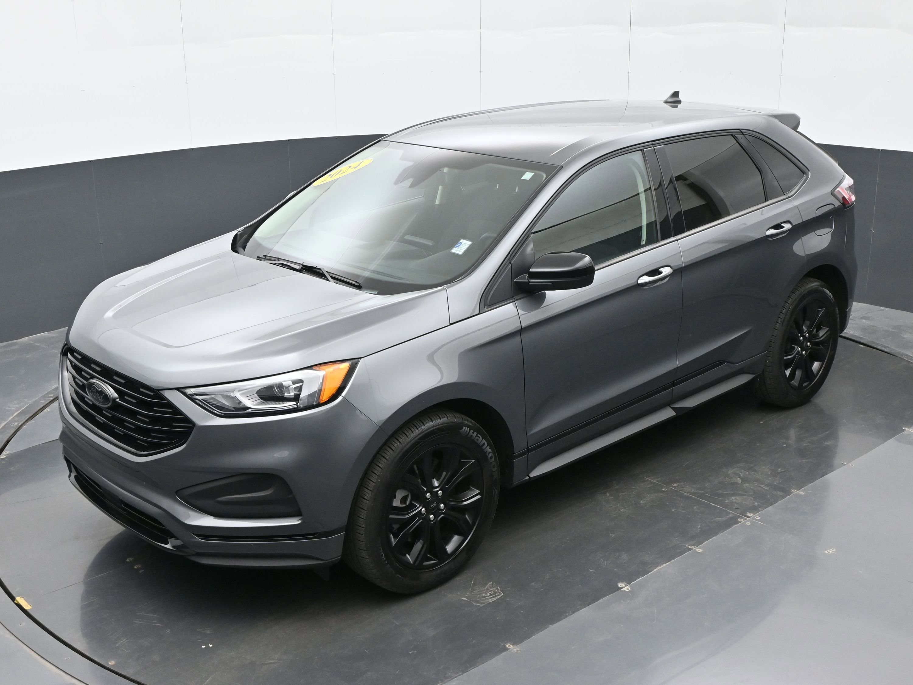 Used 2024 Ford Edge SE w/ Black Appearance Package image 34
