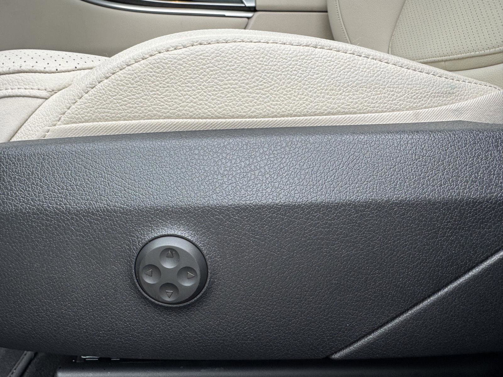 Certified 2025 Mercedes-Benz GLC 300 image 8