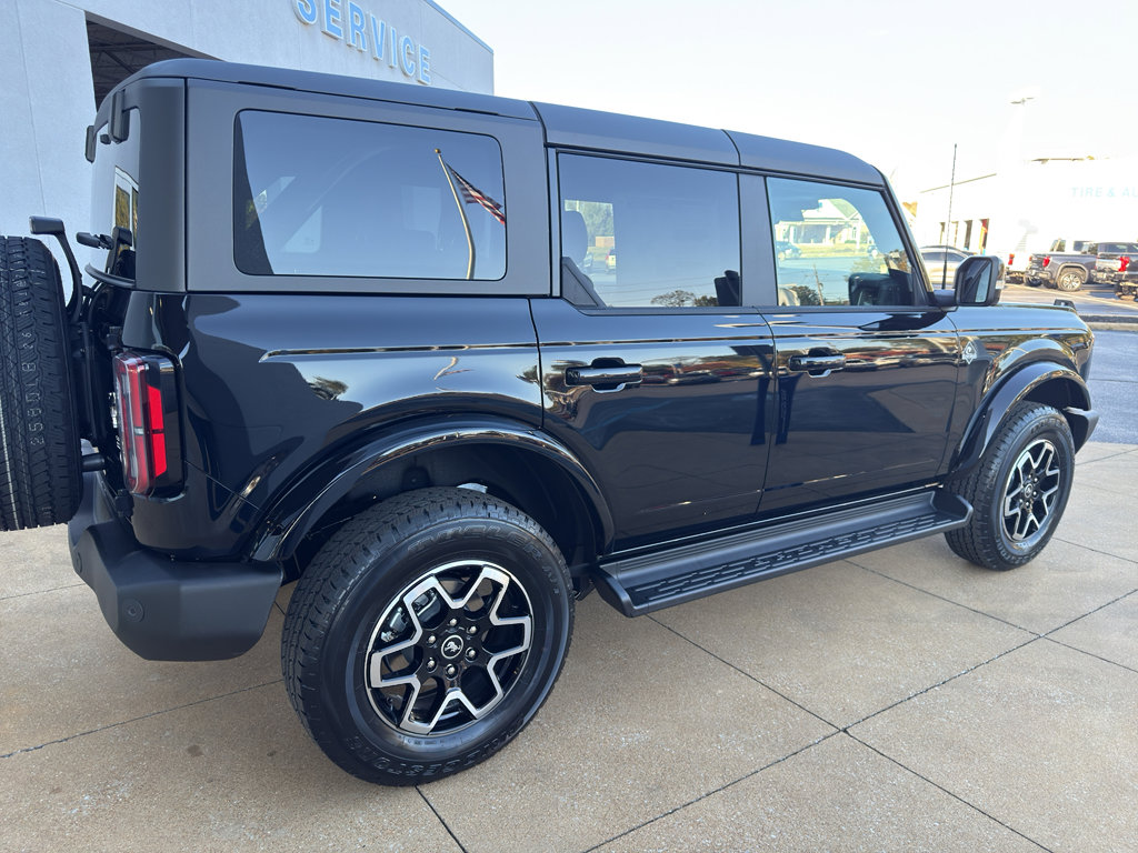 New 2025 Ford Bronco Outer Banks image 5