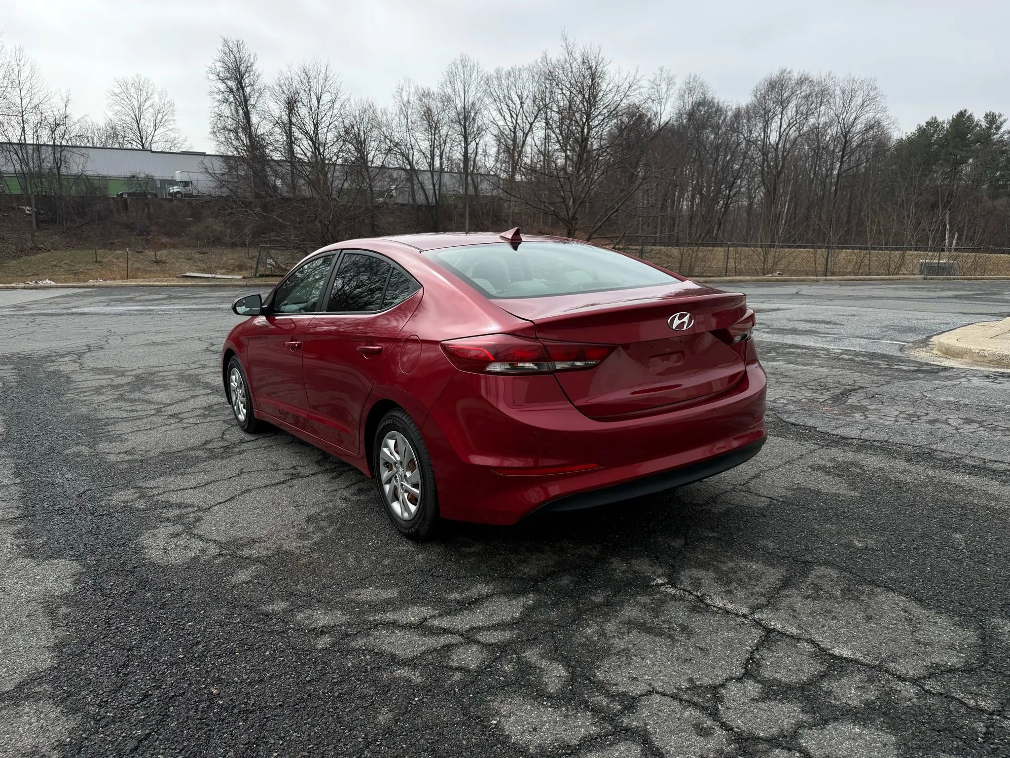 Used 2017 Hyundai Elantra SE image 4