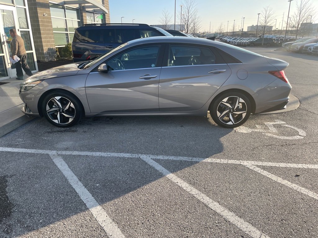 Used 2023 Hyundai Elantra Limited