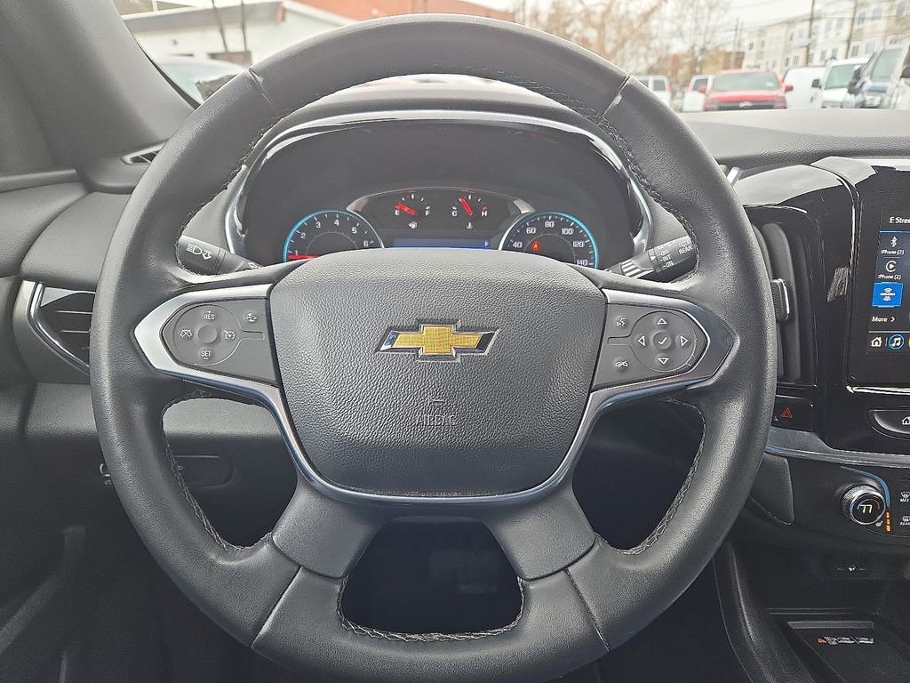 Used 2023 Chevrolet Traverse LT image 24