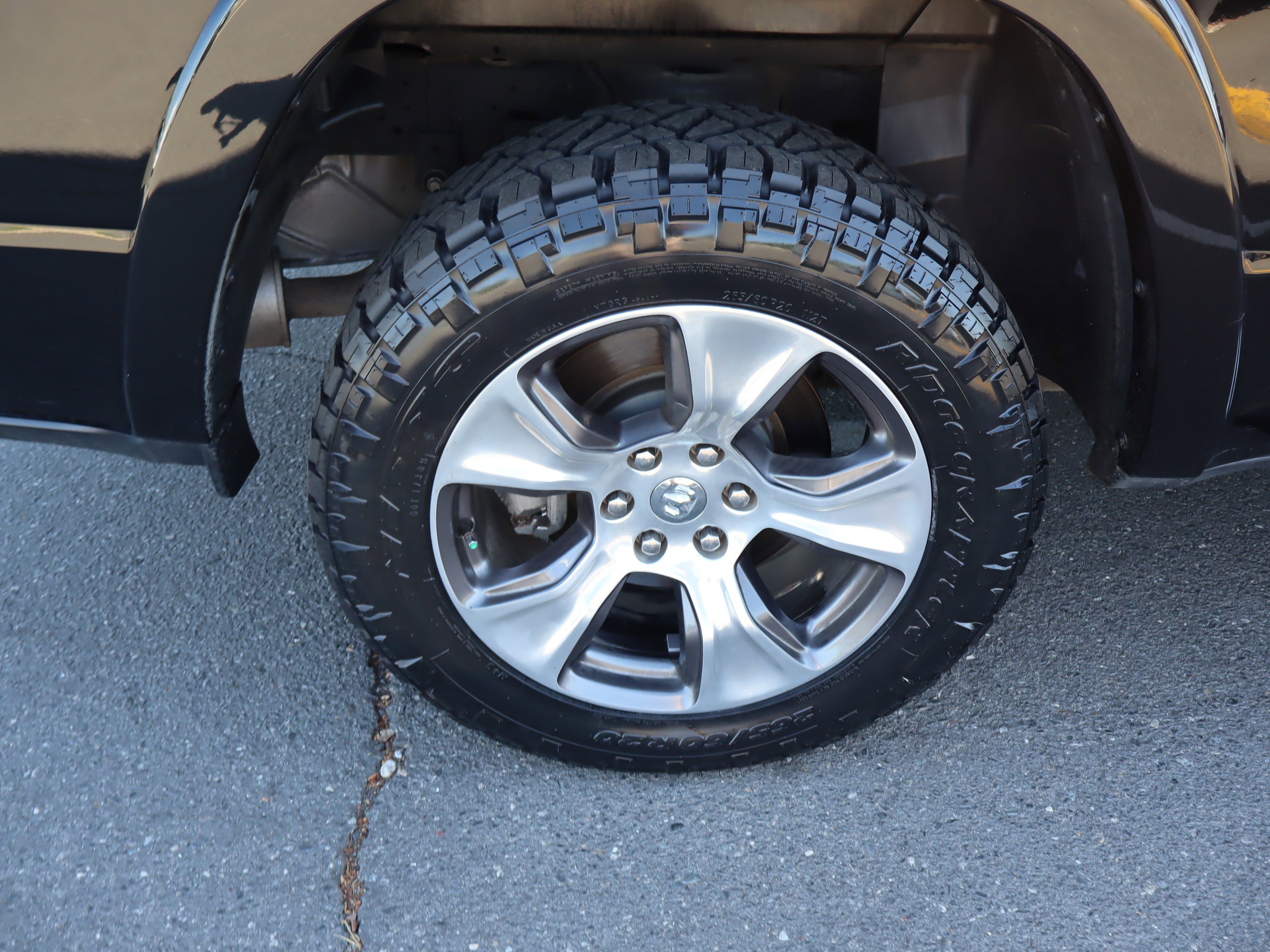 Used 2020 RAM 1500 Laramie AWD/4WD image 40