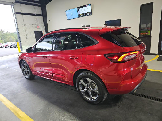 Used 2024 Ford Escape ST-Line w/ Tech Pack #1 FWD image 11