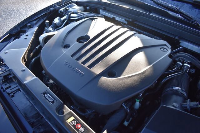 Used 2022 Volvo S60 B5 Momentum w/ Premium Package image 35