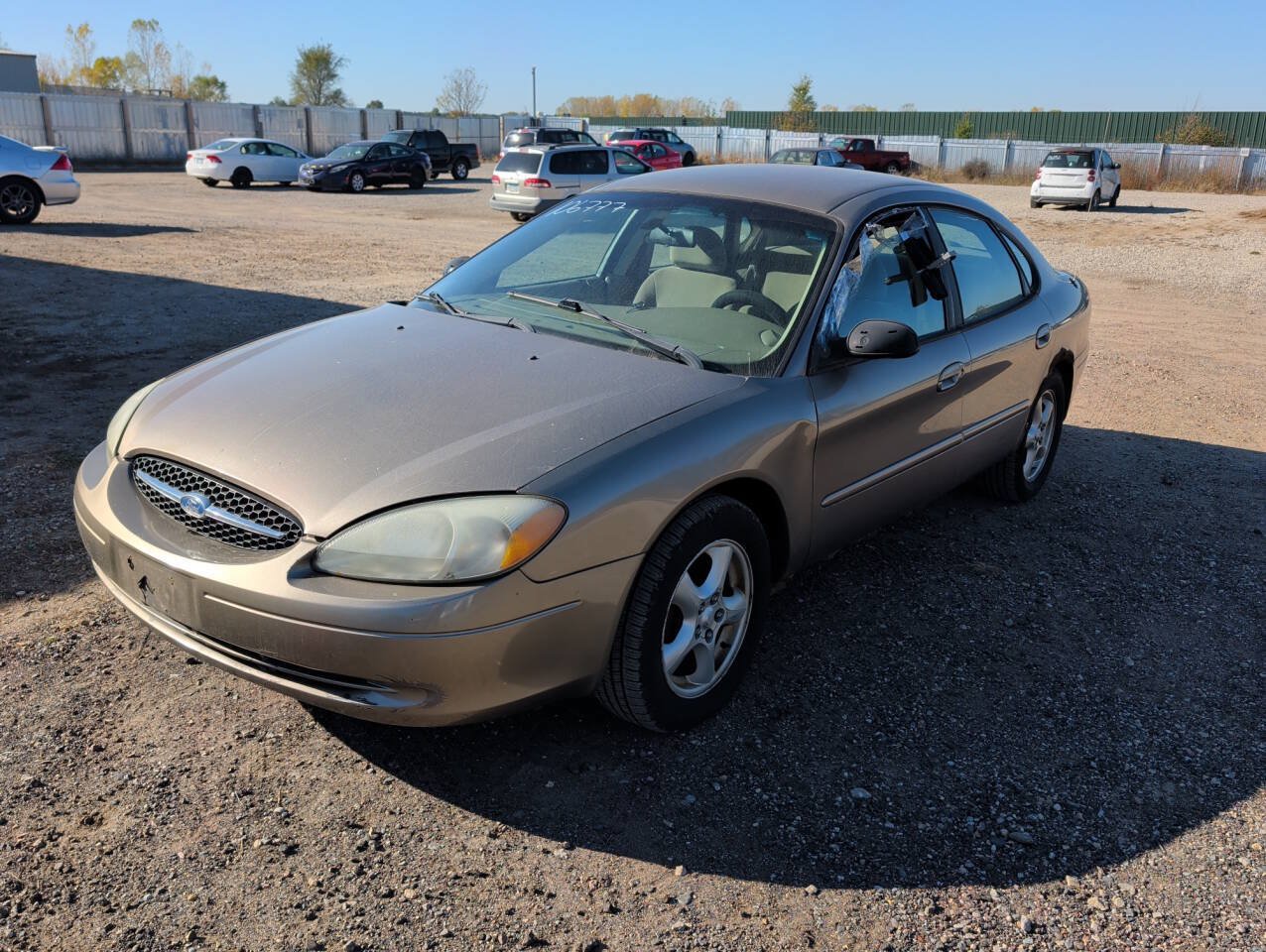 Used 2003 Ford Taurus SE FWD image 1