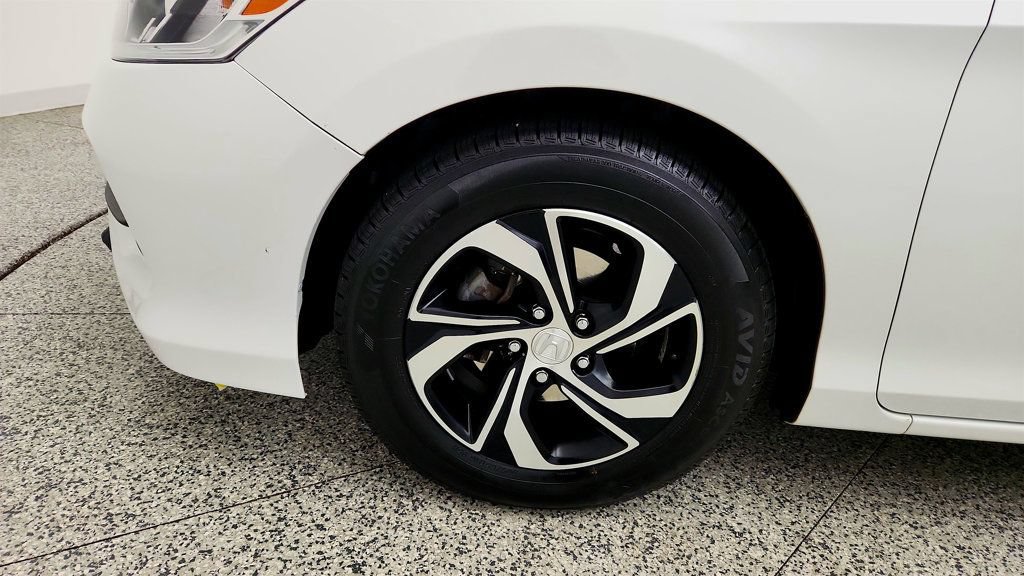 Used 2017 Honda Accord LX image 9