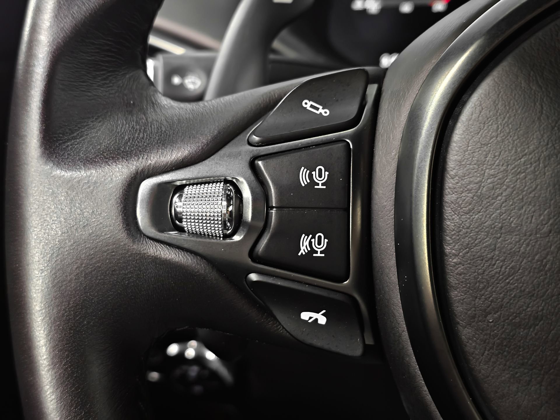 Used 2017 Aston Martin DB11 V12 image 33