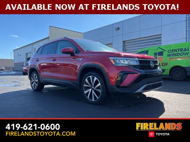 Used 2022 Volkswagen Taos SE w/ Panoramic Sunroof Package