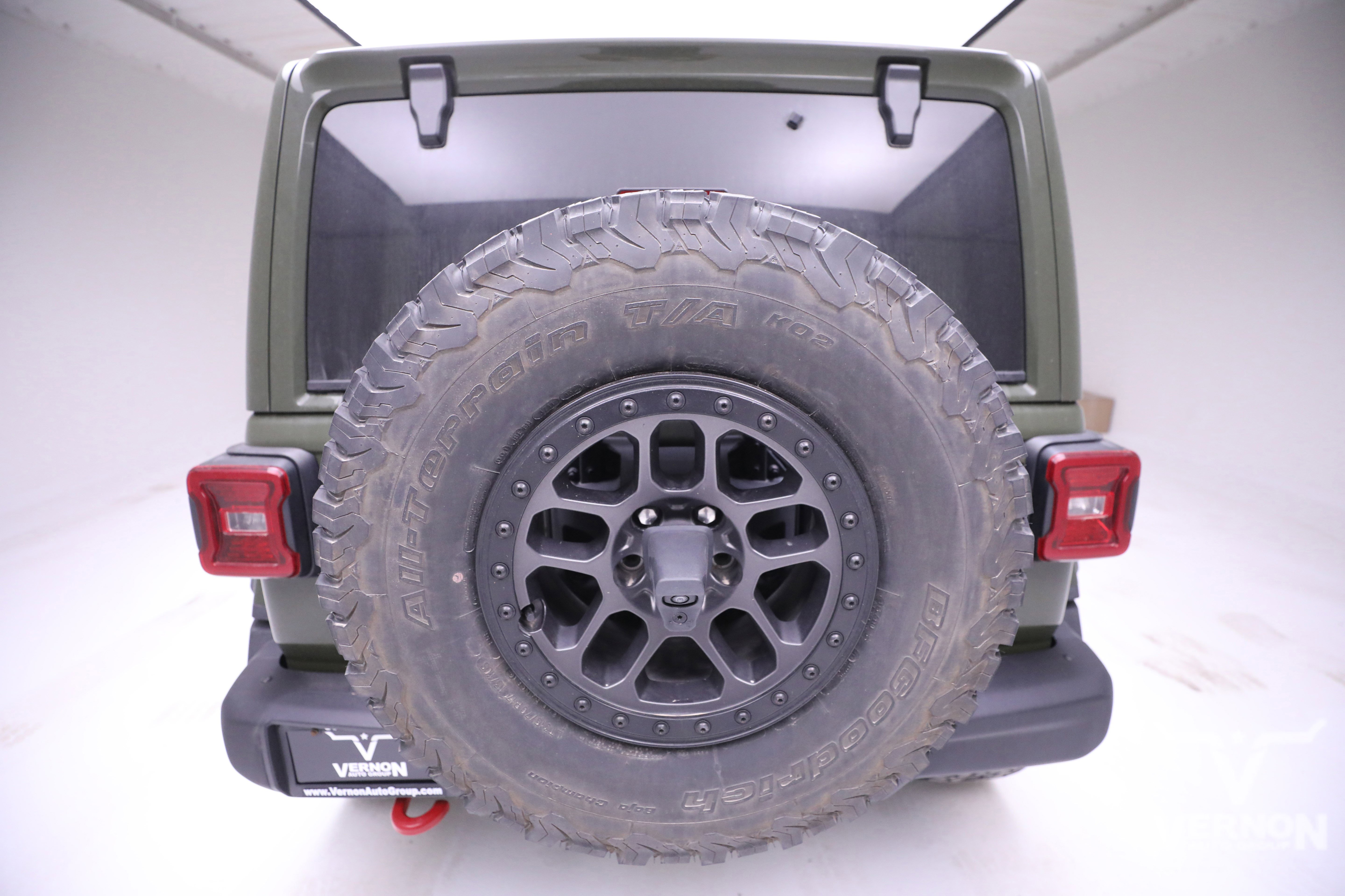 Used 2022 Jeep Wrangler Unlimited Rubicon w/ Xtreme Recon 35" Tire Package image 3