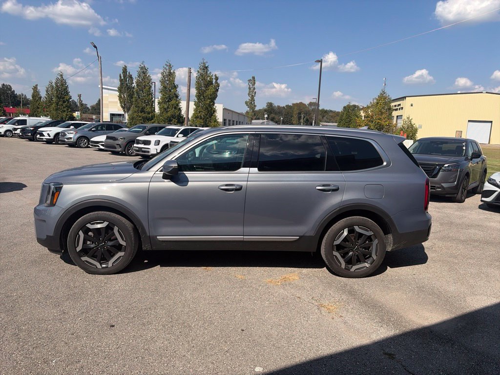Used 2025 Kia Telluride S AWD/4WD image 3
