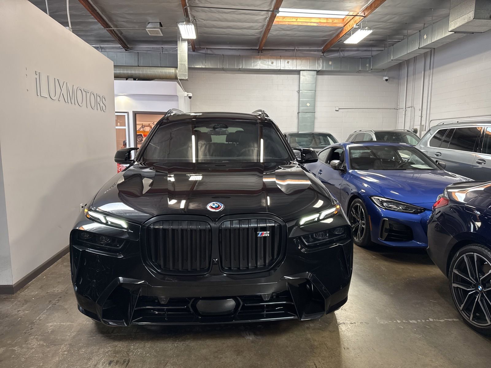 Used 2023 BMW X7 M60i w/ Executive Package image 2