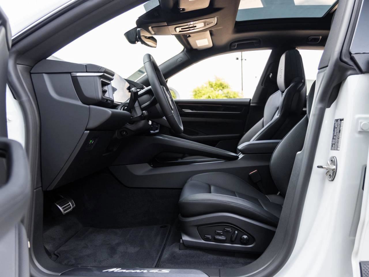 Used 2025 Porsche Macan 4S Electric image 67