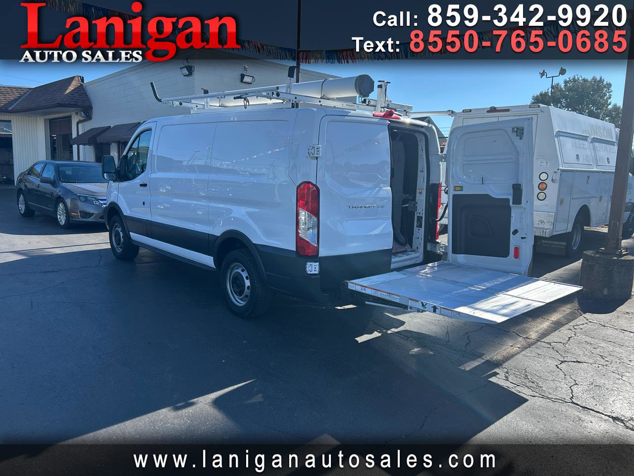 Used 2018 Ford Transit 250 130 Low Roof image 1