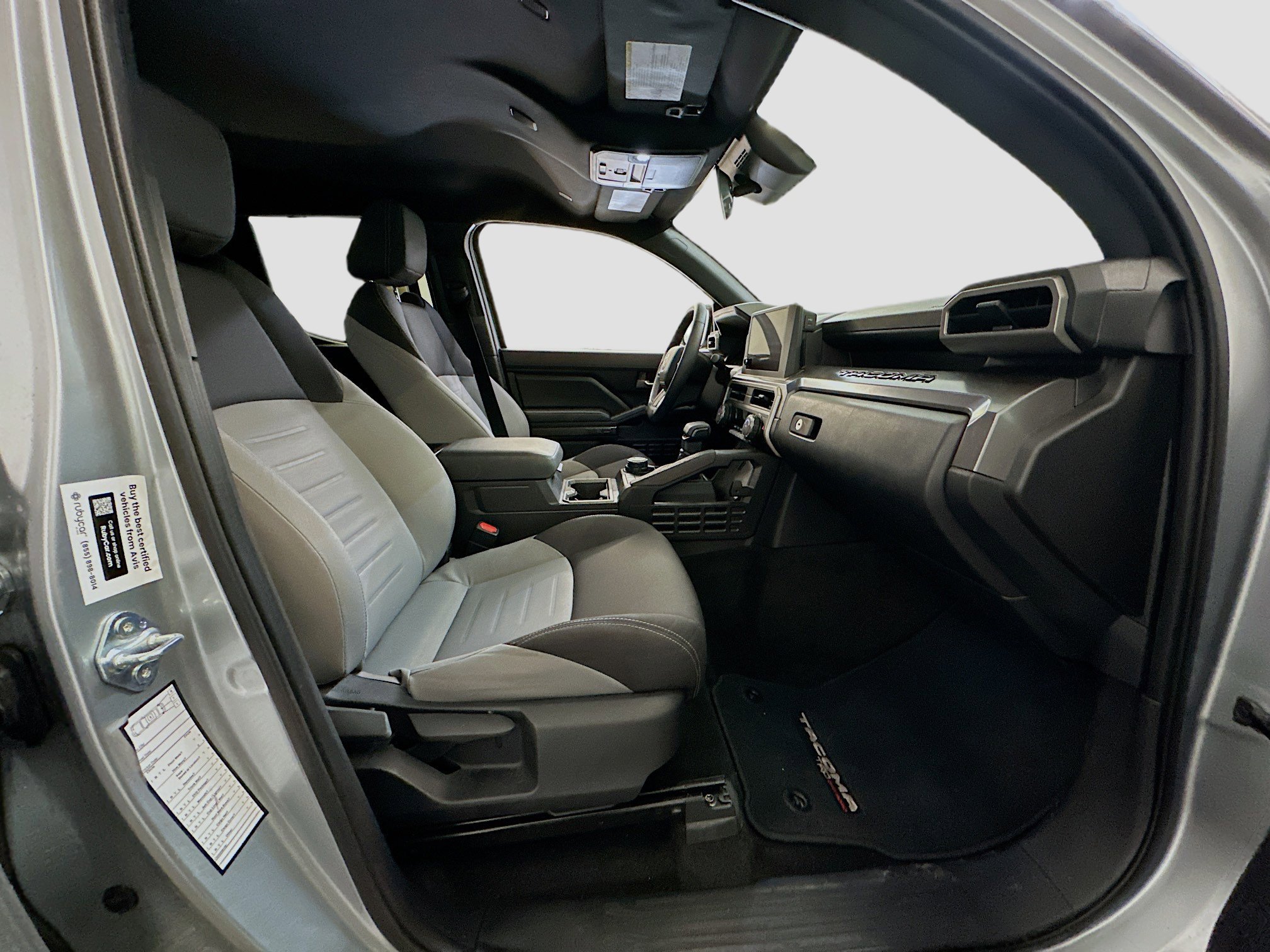 Used 2025 Toyota Tacoma TRD Off-Road image 32