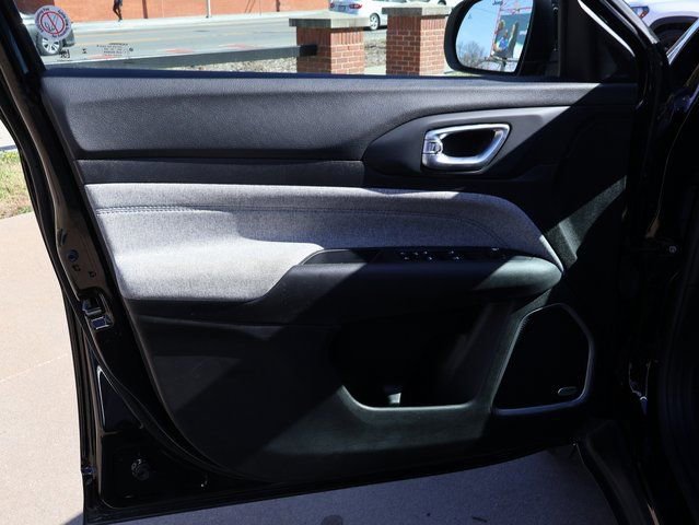 Used 2025 Jeep Compass Latitude w/ Sun & Sound Group image 24